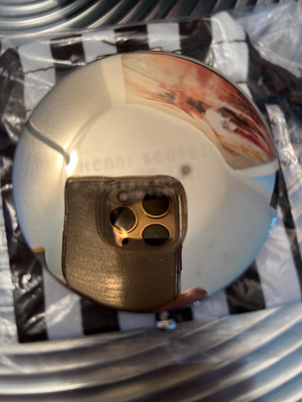 HENRI BENDEL NWOT SIGNATURE COMPACT MIRROR - Picture 5 of 8